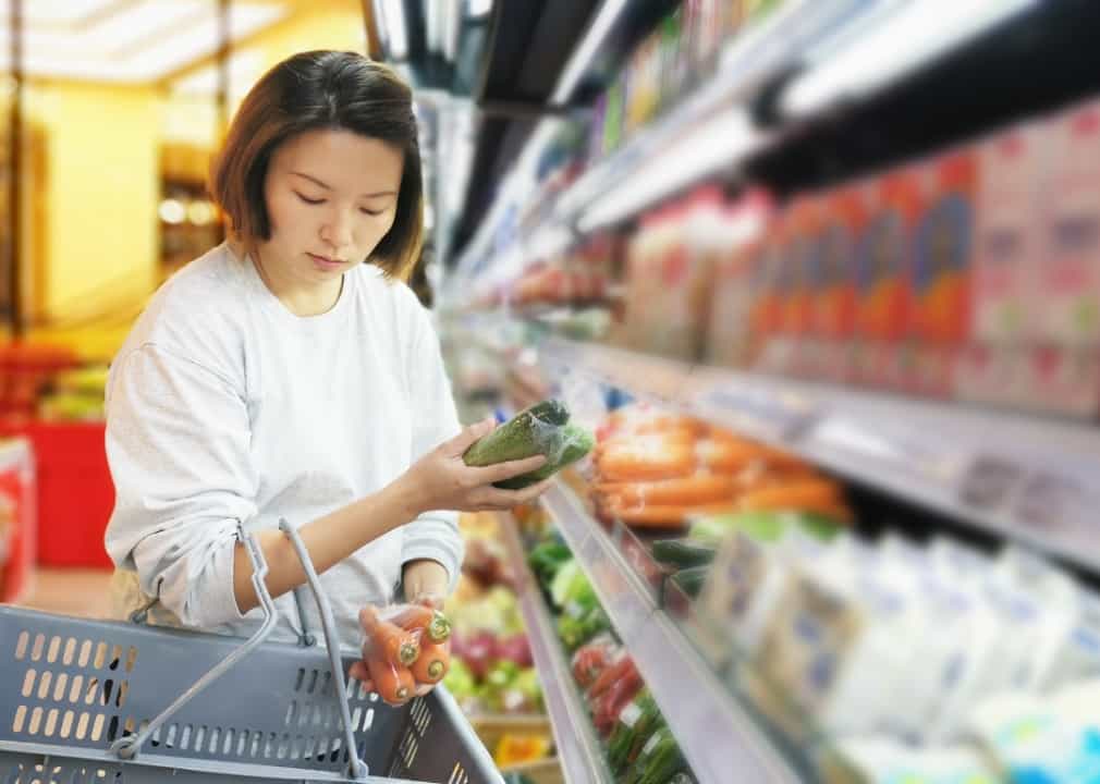 woman grocery shopping